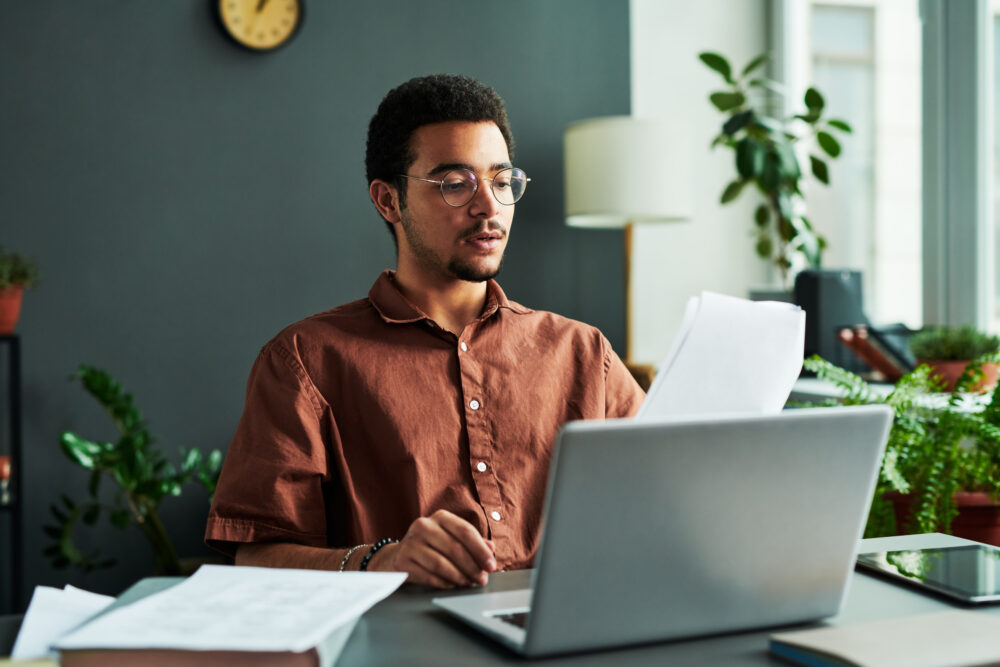 Quem pode abrir empresa? Descubra os requisitos necessários para empreender no Brasil antes de dar o próximo passo.